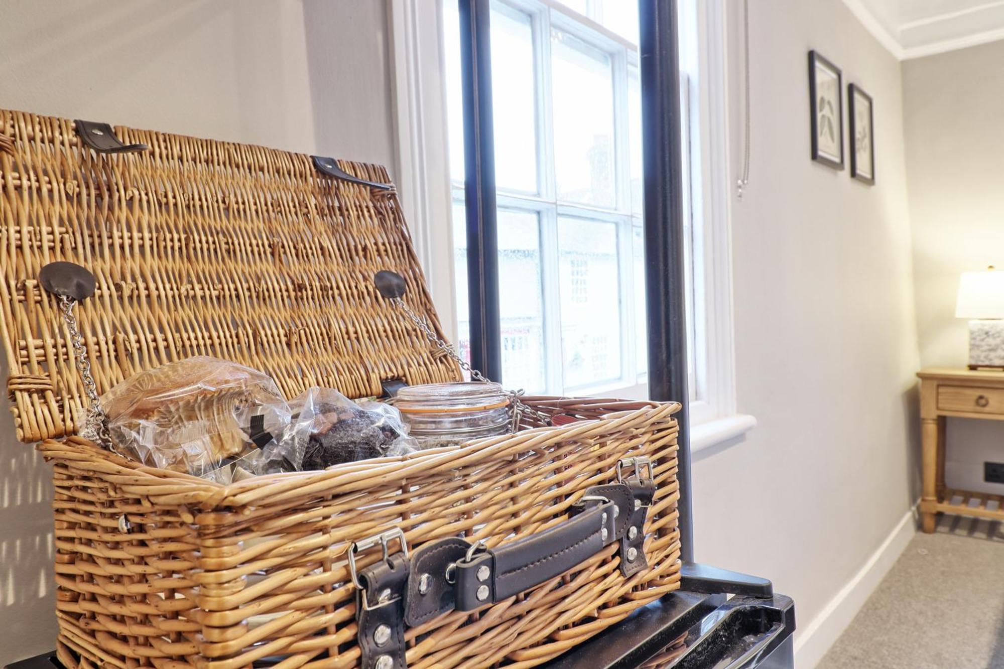 Ranfield'S Brasserie Hotel Rooms Coggeshall Bagian luar foto