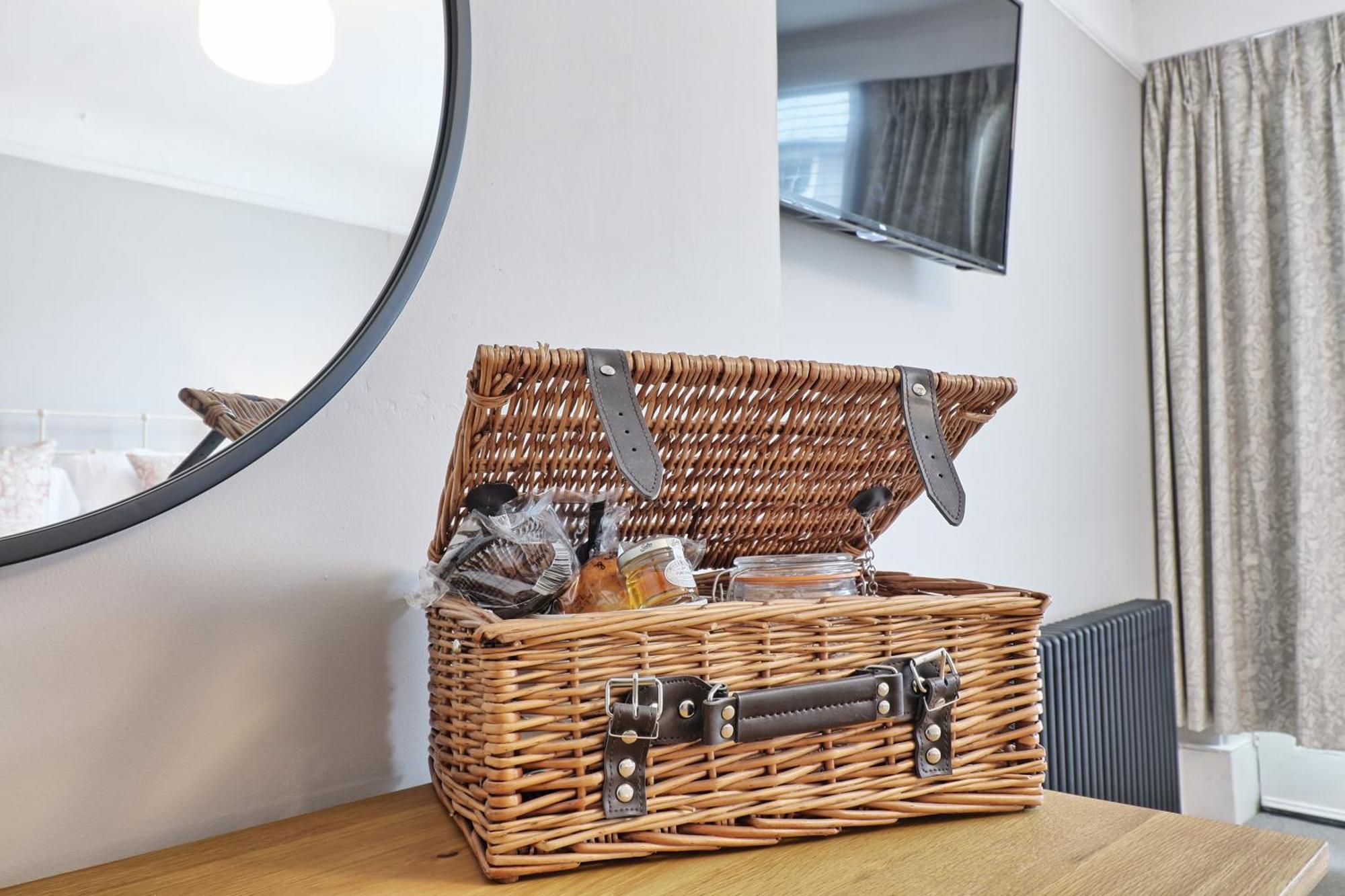 Ranfield'S Brasserie Hotel Rooms Coggeshall Bagian luar foto